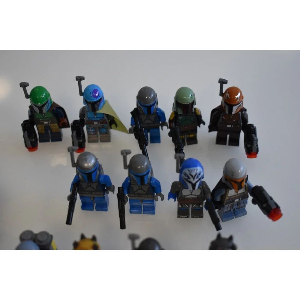 Lego Star Wars 75316 Mandalorian Starfighter with Extra Mandalorian Figs Army